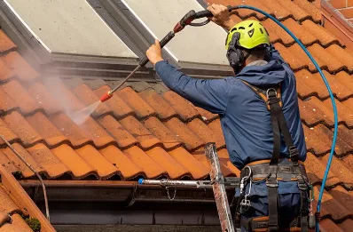 Démoussage et hydrofuge de toiture à Courgenard